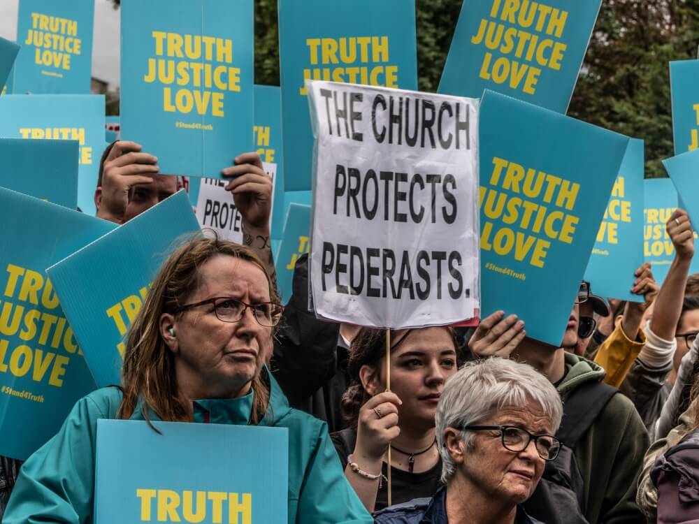 Protest w Dublinie w dniu papieskiej wizyty, 26 sierpnia 2018 r.