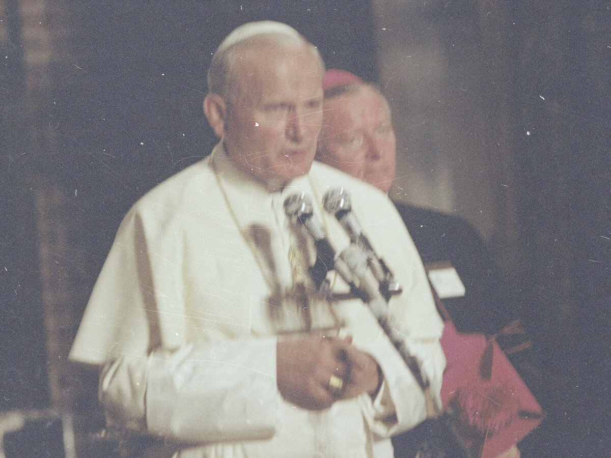Papież Jan Paweł II i arcybiskup metropolita poznański Jerzy Stroba