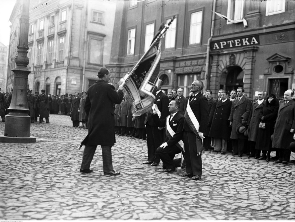 Obchody rocznicy wyzwolenia Krakowa spod władzy zaborczej 31 października 1918 roku