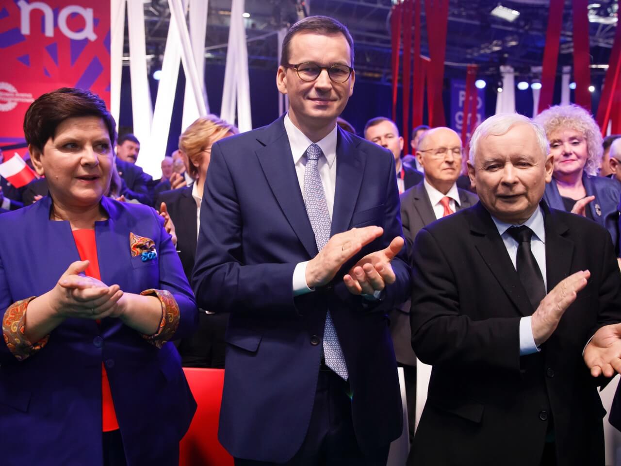 Wicepremier Beata Szydło, premier Mateusz Morawiecki i prezes PiS Jarosław Kaczyński podczas partyjnej konwencji w Warszawie 23 lutego 2019 r.