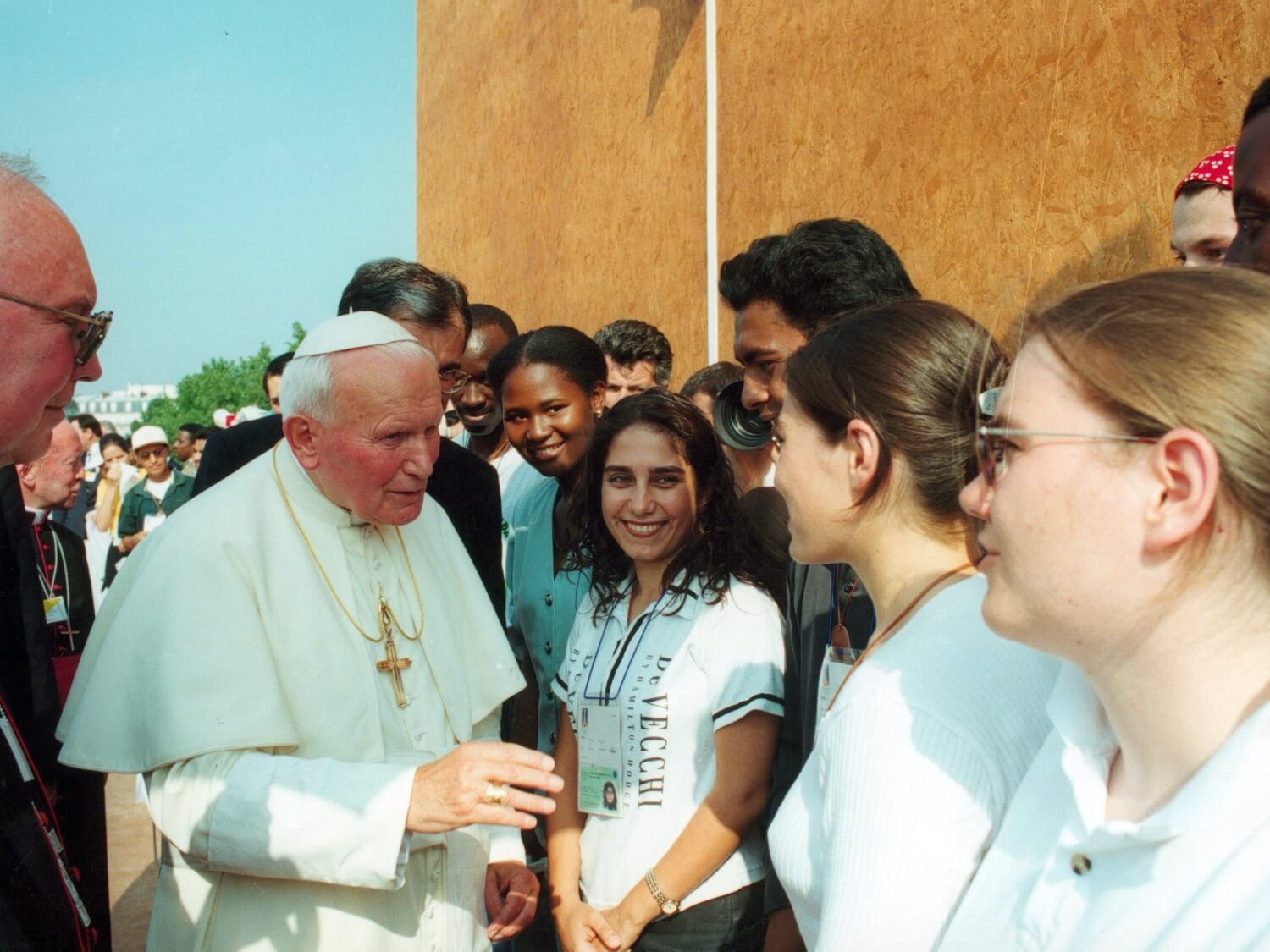 Jan Paweł II podczas spotkania z młodzieżą